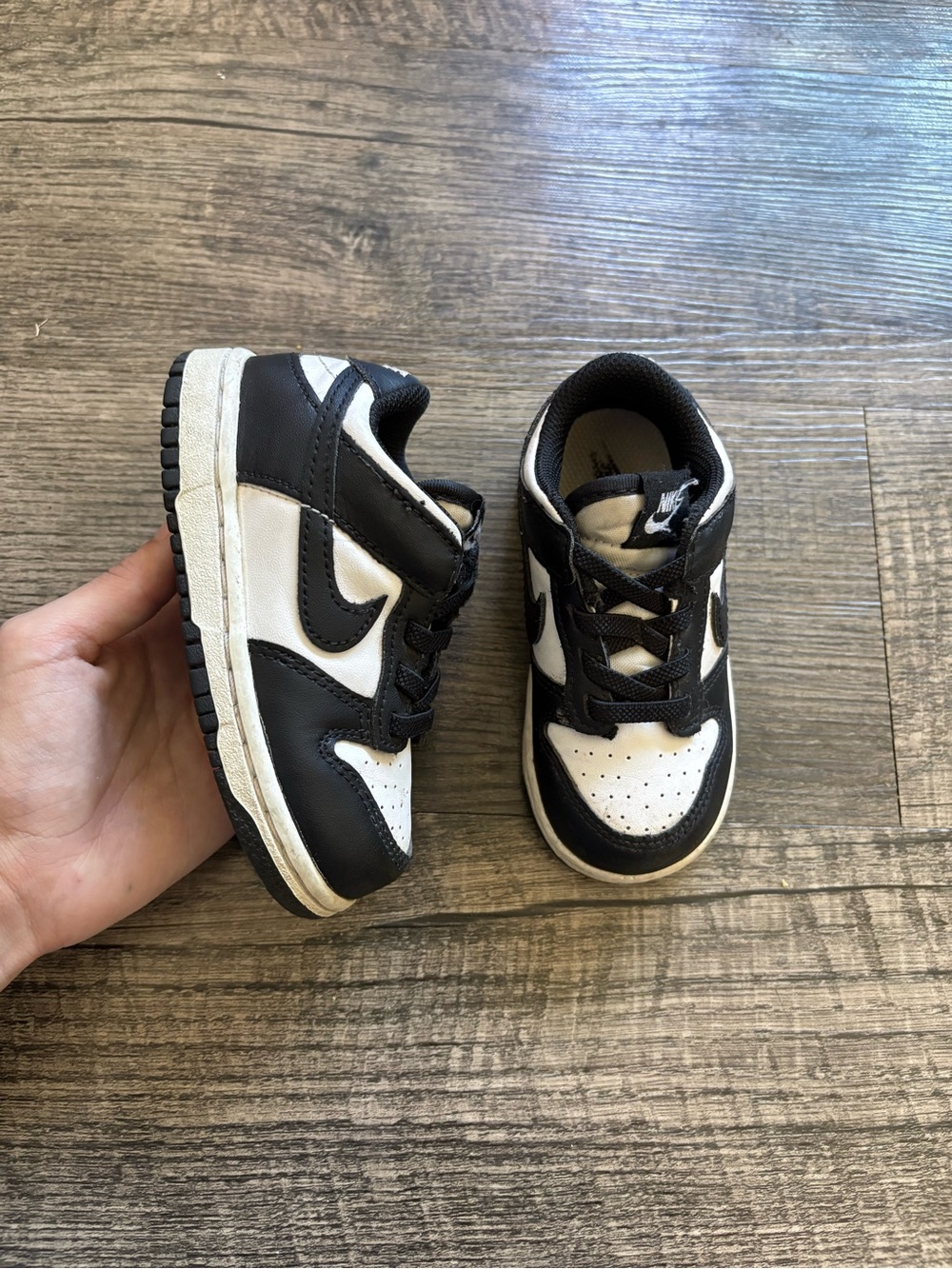 7C Nike Panda Dunks